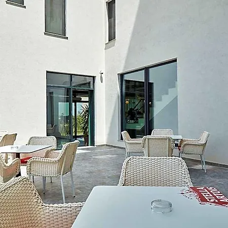 Azaleea Nord Hotel Mamaja