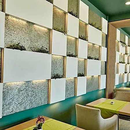 Azaleea Nord Hotel Mamaja